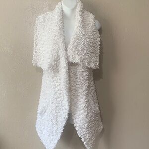 15. Altar'd State XS Cream Cozy Textured Sherpa Vest Pockets
